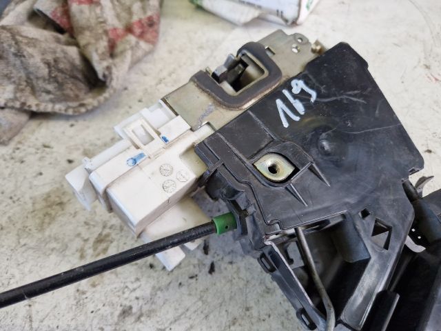 bontott MERCEDES-BENZ A-CLASS Jobb első Ajtózár