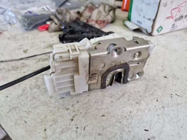 bontott MERCEDES-BENZ A-CLASS Jobb első Ajtózár