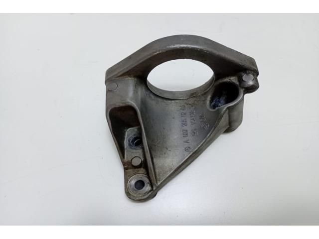 bontott MERCEDES-BENZ A-CLASS Jobb első Féltengely Tartó