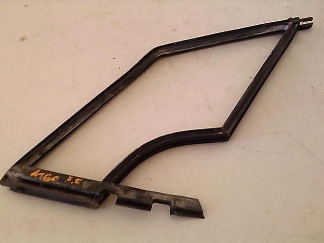 bontott MERCEDES-BENZ A-CLASS Jobb első Fixüveg (Ajtóban)