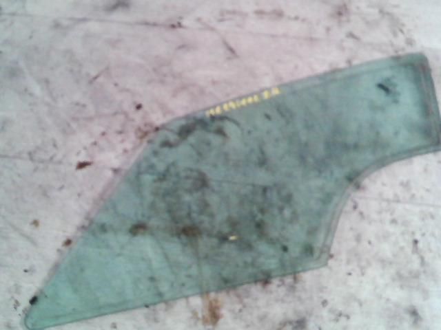 bontott MERCEDES-BENZ A-CLASS Jobb első Fixüveg (Ajtóban)