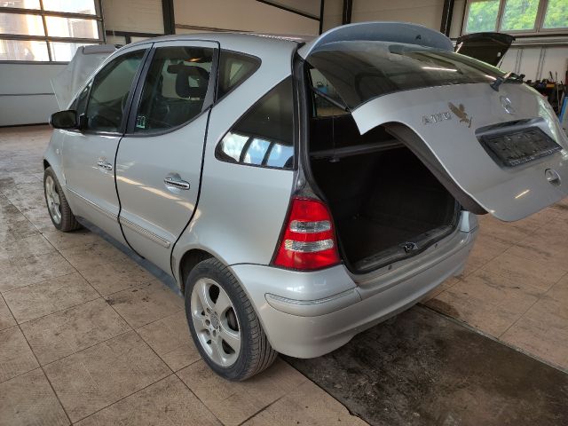 bontott MERCEDES-BENZ A-CLASS Jobb első Gumikéder