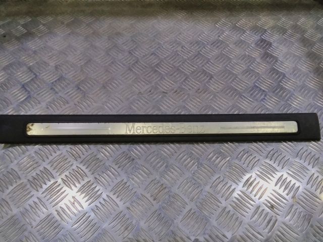 bontott MERCEDES-BENZ A-CLASS Jobb első Küszöb Díszléc