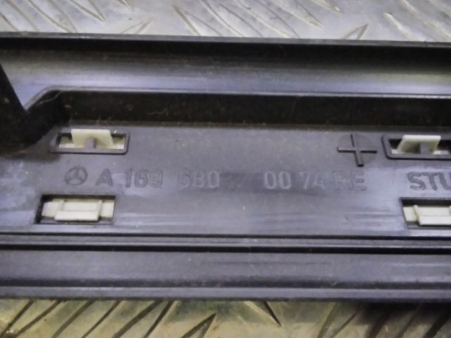 bontott MERCEDES-BENZ A-CLASS Jobb első Küszöb Díszléc