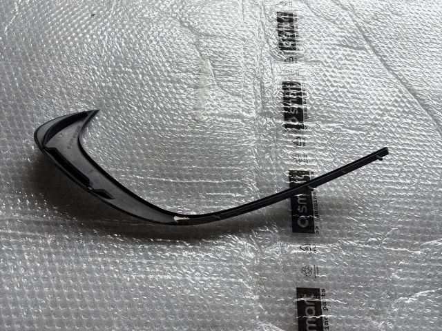 bontott MERCEDES-BENZ A-CLASS Jobb első Lökhárító Díszléc