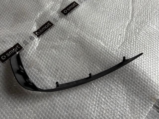 bontott MERCEDES-BENZ A-CLASS Jobb első Lökhárító Díszléc