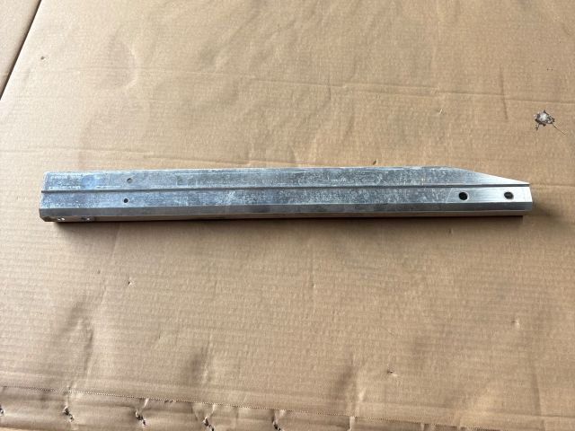 bontott MERCEDES-BENZ A-CLASS Jobb első Lökhárító Merevítő Tartó (Fém)