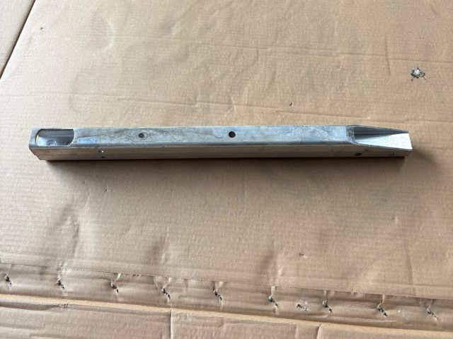 bontott MERCEDES-BENZ A-CLASS Jobb első Lökhárító Merevítő Tartó (Fém)