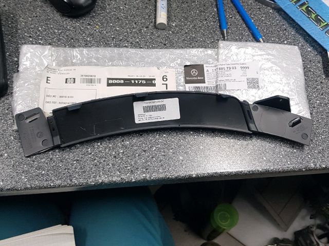 bontott MERCEDES-BENZ A-CLASS Jobb első Lökhárító Sarok