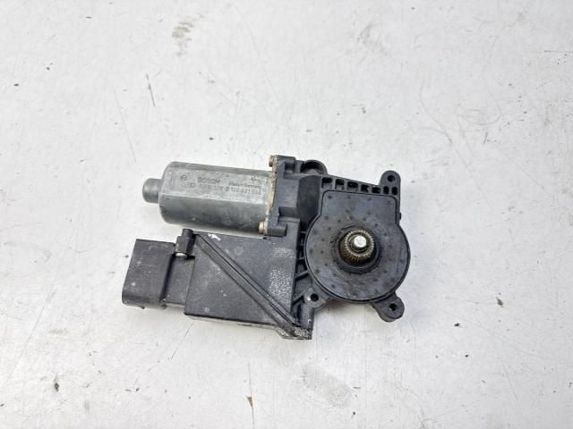 bontott MERCEDES-BENZ A-CLASS Jobb hátsó Ablakemelő Motor