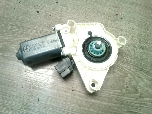 bontott MERCEDES-BENZ A-CLASS Jobb hátsó Ablakemelő Motor
