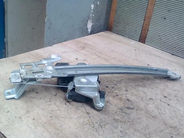 bontott MERCEDES-BENZ A-CLASS Jobb hátsó Ablakemelő Szerkezet (Elektromos)