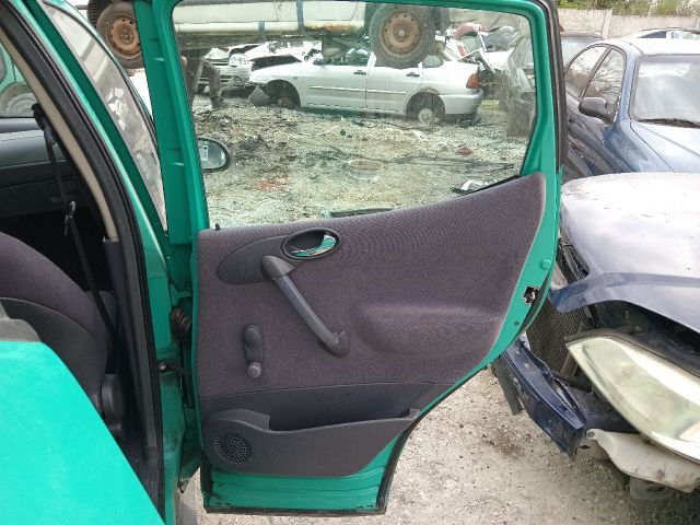 bontott MERCEDES-BENZ A-CLASS Jobb hátsó Ajtó (Részeivel)