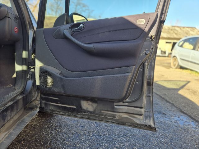 bontott MERCEDES-BENZ A-CLASS Jobb hátsó Ajtó (Részeivel)