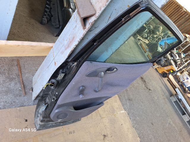 bontott MERCEDES-BENZ A-CLASS Jobb hátsó Ajtó (Részeivel)