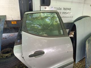 bontott MERCEDES-BENZ A-CLASS Jobb hátsó Ajtó (Részeivel)