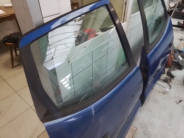 bontott MERCEDES-BENZ A-CLASS Jobb hátsó Ajtó (Részeivel)