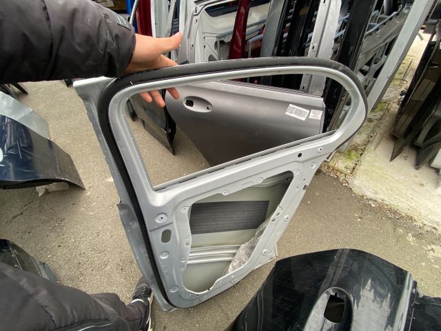 bontott MERCEDES-BENZ A-CLASS Jobb hátsó Ajtó (Üres lemez)