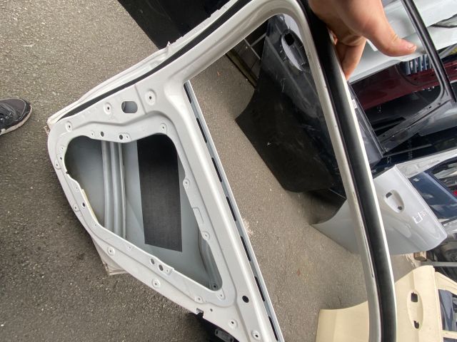 bontott MERCEDES-BENZ A-CLASS Jobb hátsó Ajtó (Üres lemez)