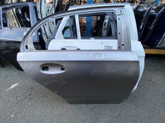 bontott MERCEDES-BENZ A-CLASS Jobb hátsó Ajtó (Üres lemez)