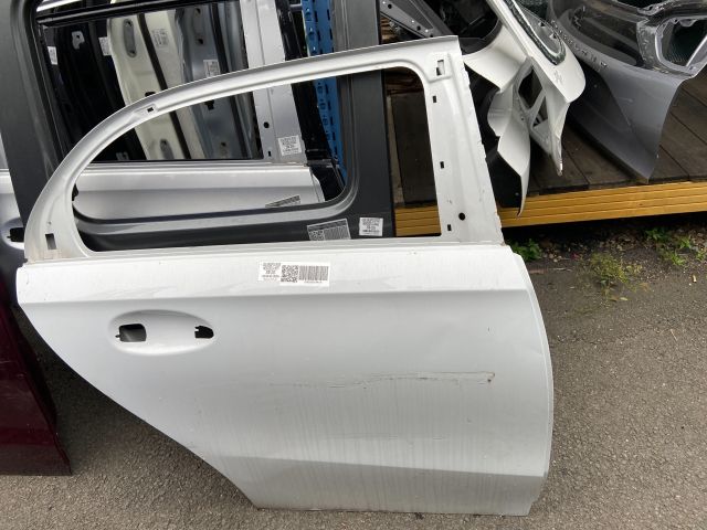 bontott MERCEDES-BENZ A-CLASS Jobb hátsó Ajtó (Üres lemez)