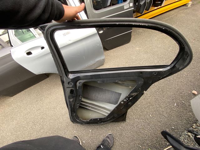 bontott MERCEDES-BENZ A-CLASS Jobb hátsó Ajtó (Üres lemez)