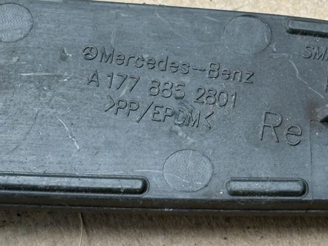 bontott MERCEDES-BENZ A-CLASS Jobb hátsó Lökhárító Díszléc