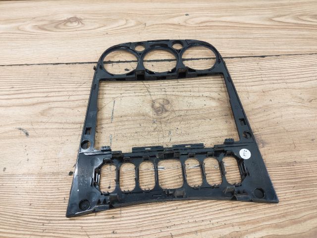 bontott MERCEDES-BENZ A-CLASS Középkonzol Keret