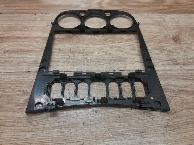 bontott MERCEDES-BENZ A-CLASS Középkonzol Keret