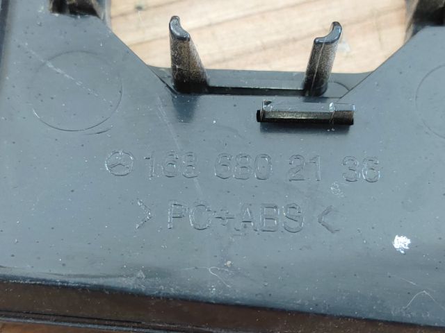 bontott MERCEDES-BENZ A-CLASS Középkonzol Keret