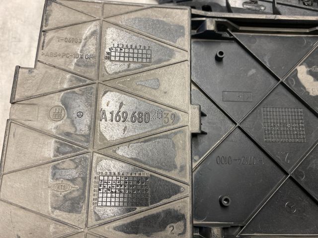 bontott MERCEDES-BENZ A-CLASS Középső Kardánbox Burkolat