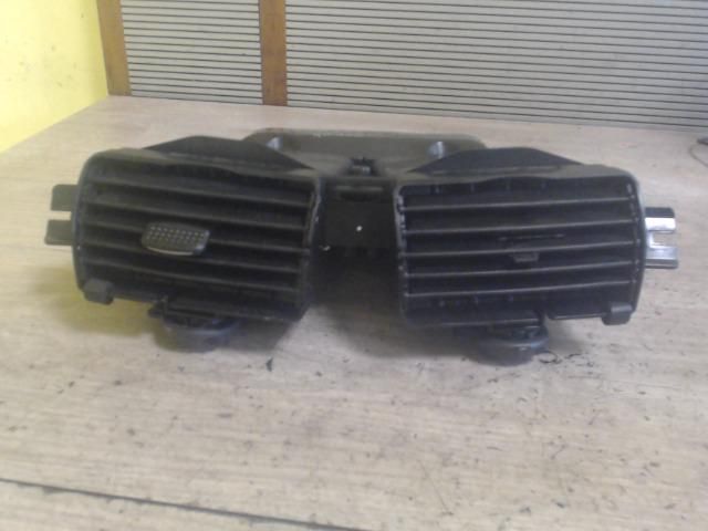 bontott MERCEDES-BENZ A-CLASS Középső Szellőző Keret