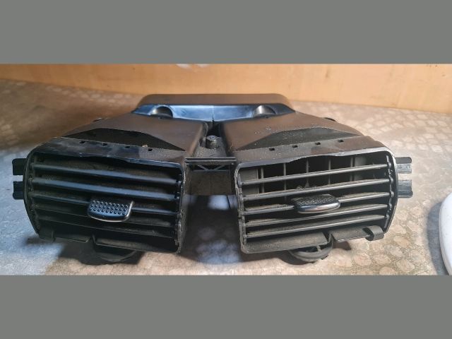 bontott MERCEDES-BENZ A-CLASS Középső Szellőző