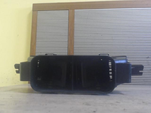 bontott MERCEDES-BENZ A-CLASS Középső Szellőző