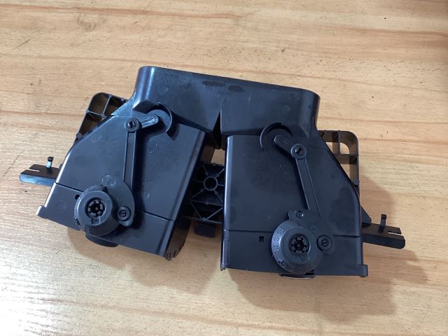 bontott MERCEDES-BENZ A-CLASS Középső Szellőző