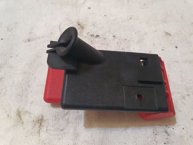 bontott MERCEDES-BENZ A-CLASS Motorháztető Nyitó Kar / Gomb