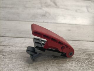 bontott MERCEDES-BENZ A-CLASS Motorháztető Nyitó Kar / Gomb