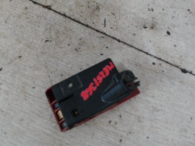 bontott MERCEDES-BENZ A-CLASS Motorháztető Nyitó Kar / Gomb