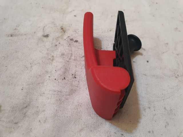 bontott MERCEDES-BENZ A-CLASS Motorháztető Nyitó Kar / Gomb