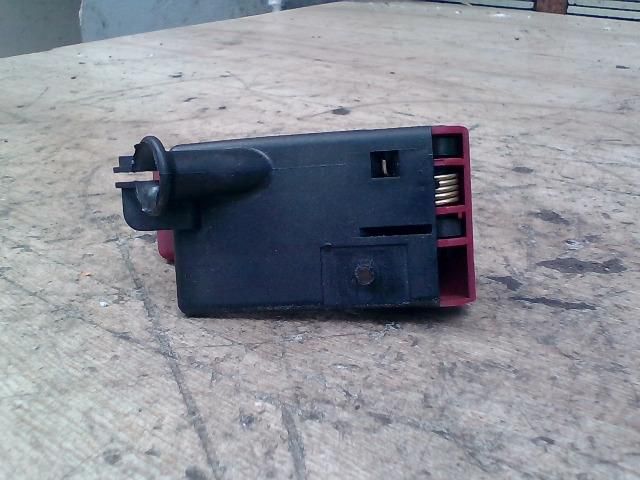 bontott MERCEDES-BENZ A-CLASS Motorháztető Nyitó Kar / Gomb