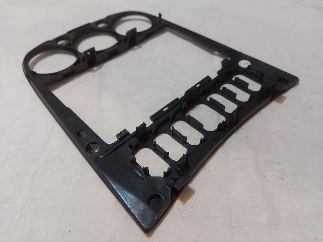 bontott MERCEDES-BENZ A-CLASS Rádió / CD Keret