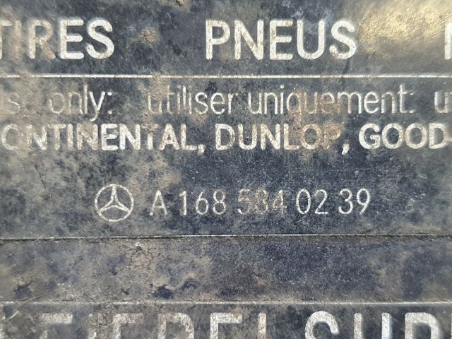 bontott MERCEDES-BENZ A-CLASS Tankajtó