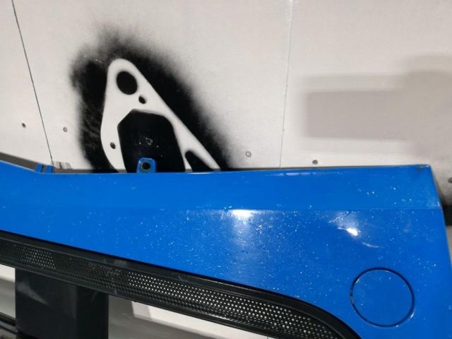 bontott MERCEDES-BENZ ACTROS Első Lökhárító Alsó Középső Díszrács