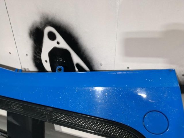 bontott MERCEDES-BENZ ACTROS Első Lökhárító Alsó Középső Díszrács