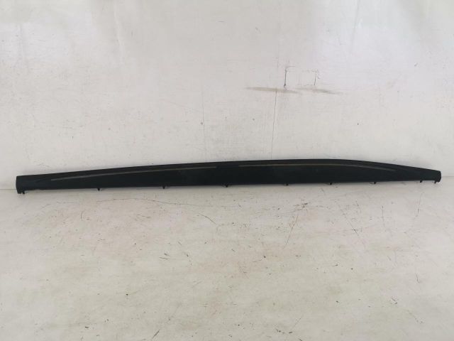 bontott MERCEDES-BENZ AMG GT Bal első Küszöb Díszléc