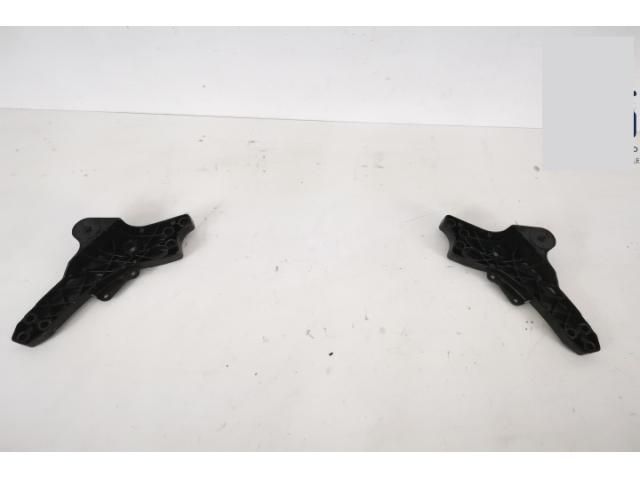 bontott MERCEDES-BENZ AMG GT Bal első Oldal Lökhárító Tartó (Műanyag)