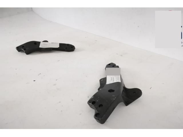 bontott MERCEDES-BENZ AMG GT Bal első Oldal Lökhárító Tartó (Műanyag)