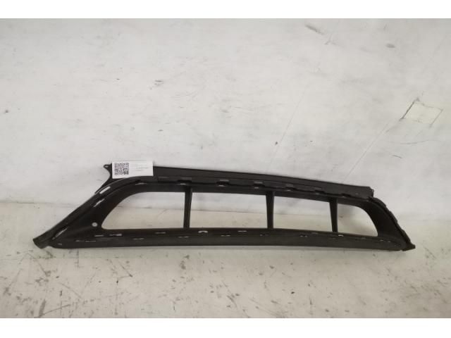 bontott MERCEDES-BENZ AMG GT Első Lökhárító Alsó Középső Díszrács