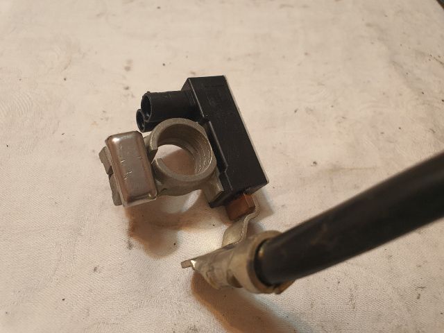 bontott MERCEDES-BENZ B-CLASS Akkumulátor Saru Elektronikával