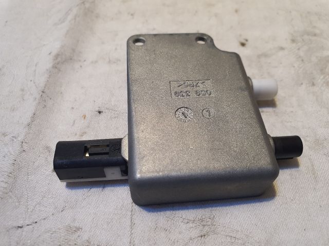 bontott MERCEDES-BENZ B-CLASS Antenna Erősítő